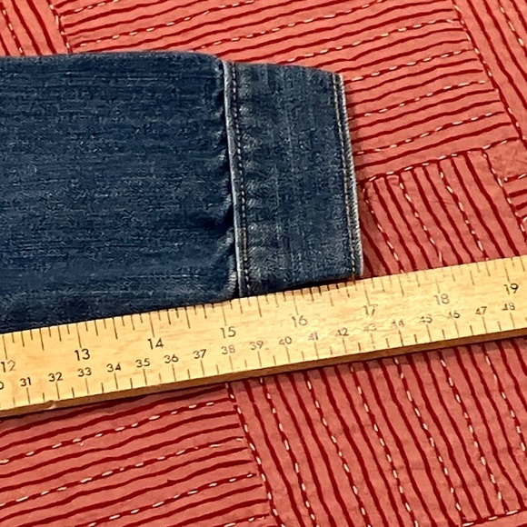 Large 10-12 years Blue Jean Jacket with butterfly motif on buttons - Picture 10 of 15